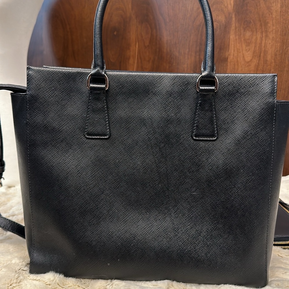 Prada Saffiano bag and wallet as new. 2 way to wear it! - Picture 5 of 12